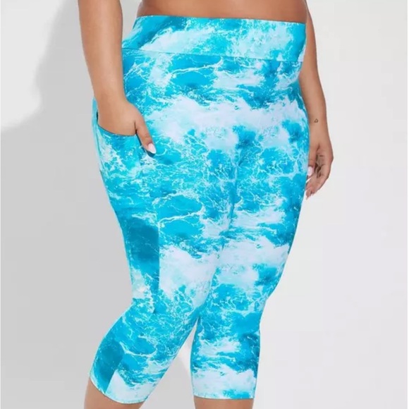 Torrid High-Rise Pocket Capri Swim Legging 5X - Picture 2 of 7